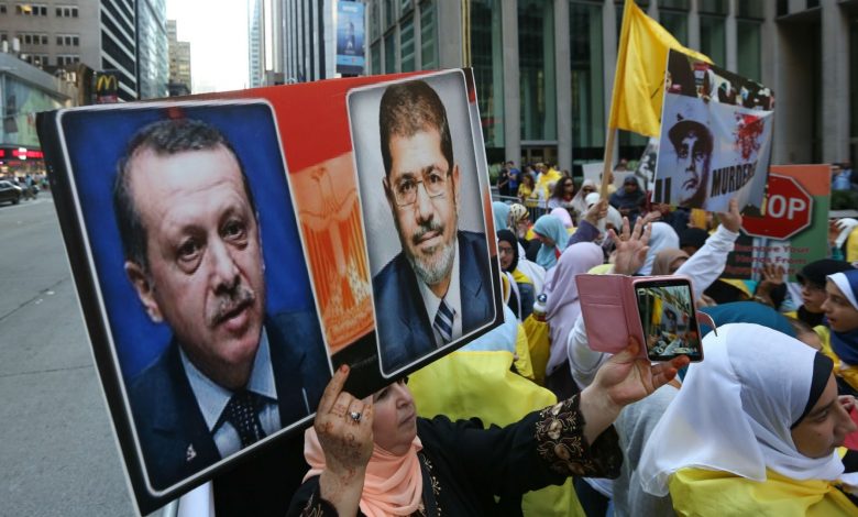 فحص المراحل المختلفة للعلاقة بين تركيا وجماعة الإخوان المسلمين